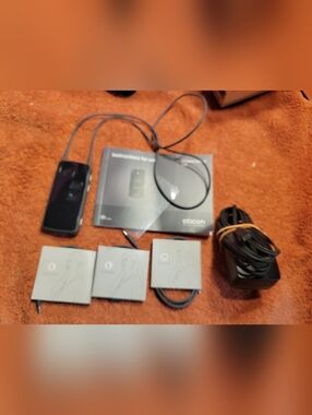 Oticon  Streamer Pro 1.3A Kit w/ Neck Loops & Charger